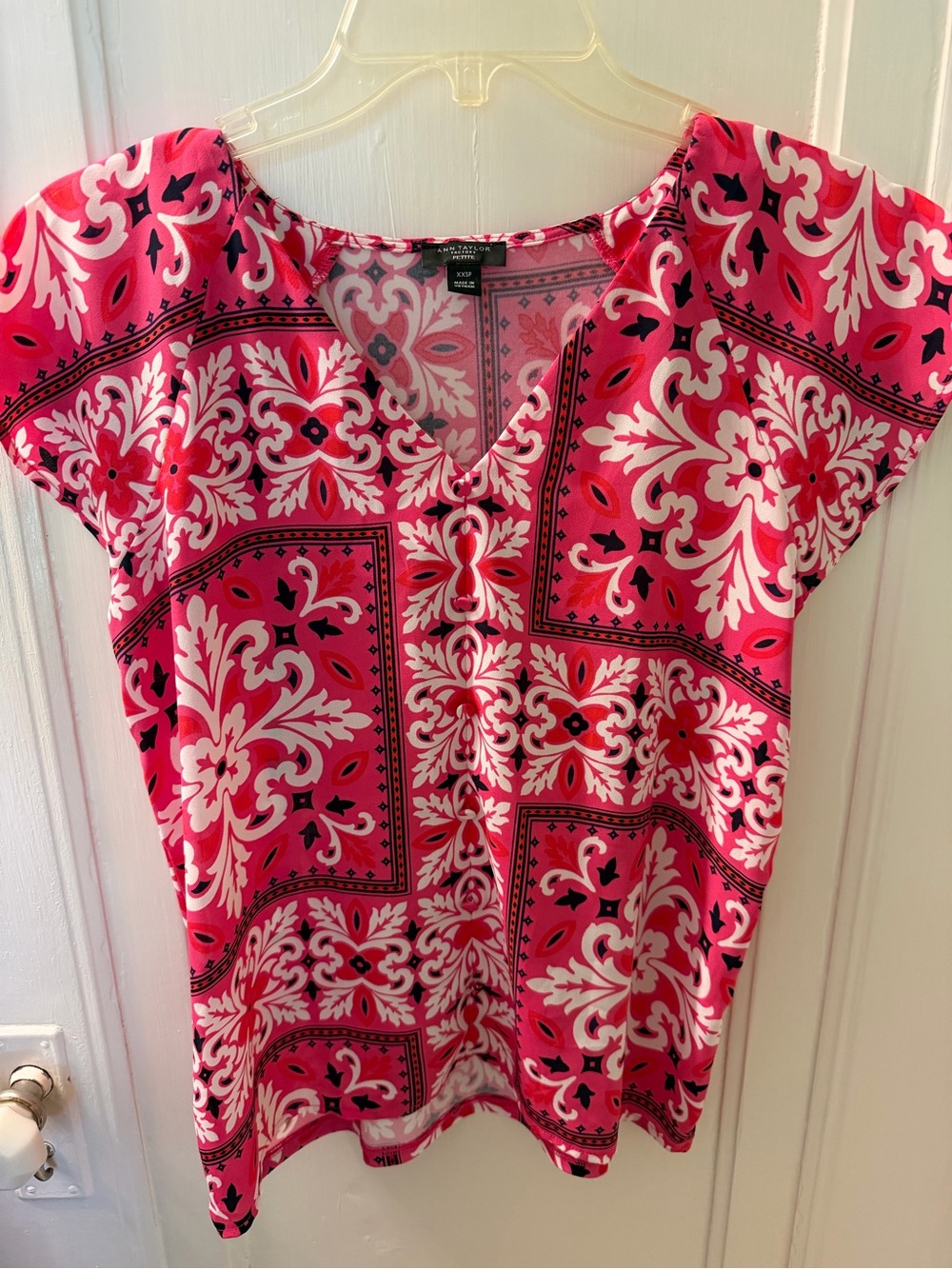 Ann Taylor Factory Pink, White & Black Ornamental V-Neck Blouse